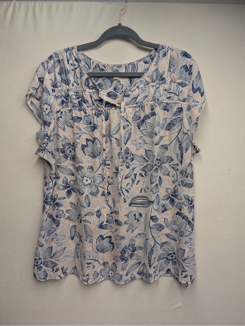 croft & barrow Blue and Cream Floral Short-Sleeve Blouse